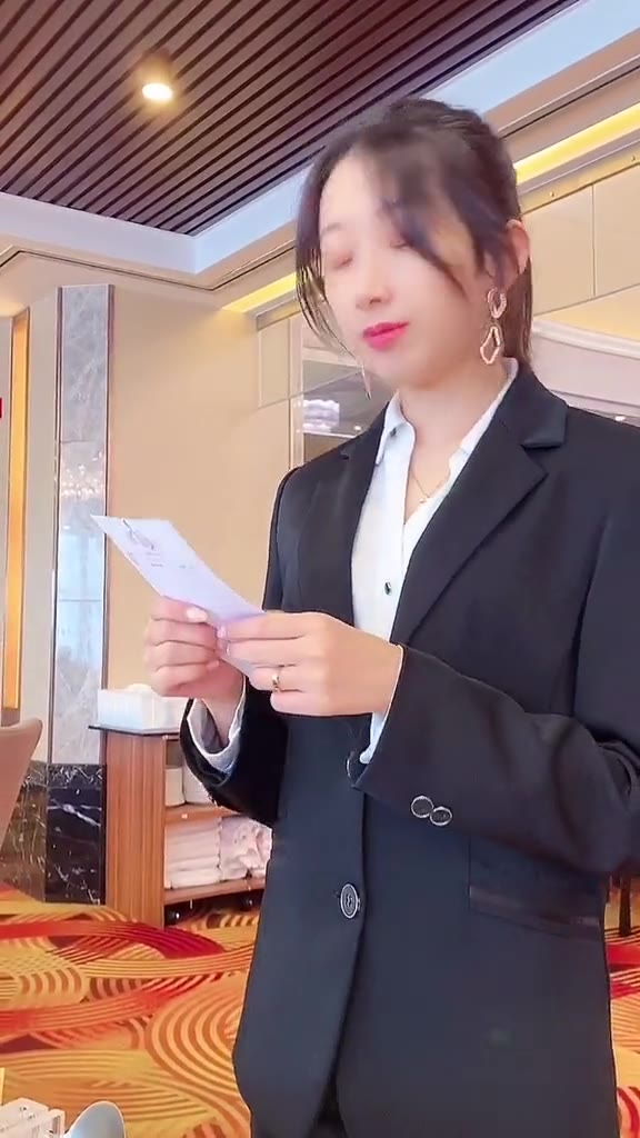 #正装#做人呢最紧要系开开心心！ @X婷