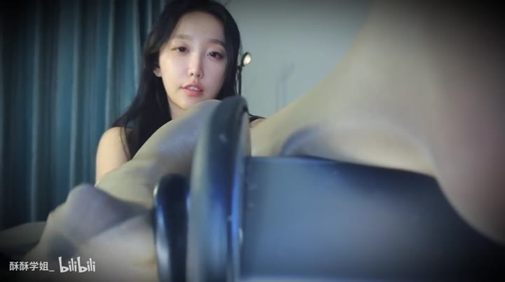 #ASMR    #酥酥学姐    丝里丝舔耳
