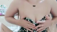 Bokep Kecottt Ngangkang Gesek Meki Pamer Selangkangan