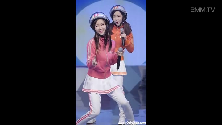 韩国饭拍III 56-141220 CrayonPop – Lonely Christmas(꾸리스마스)