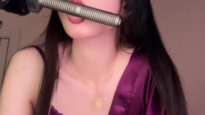 #ASMR    #晚安yoyo    超欲舔麦边舔边打pp