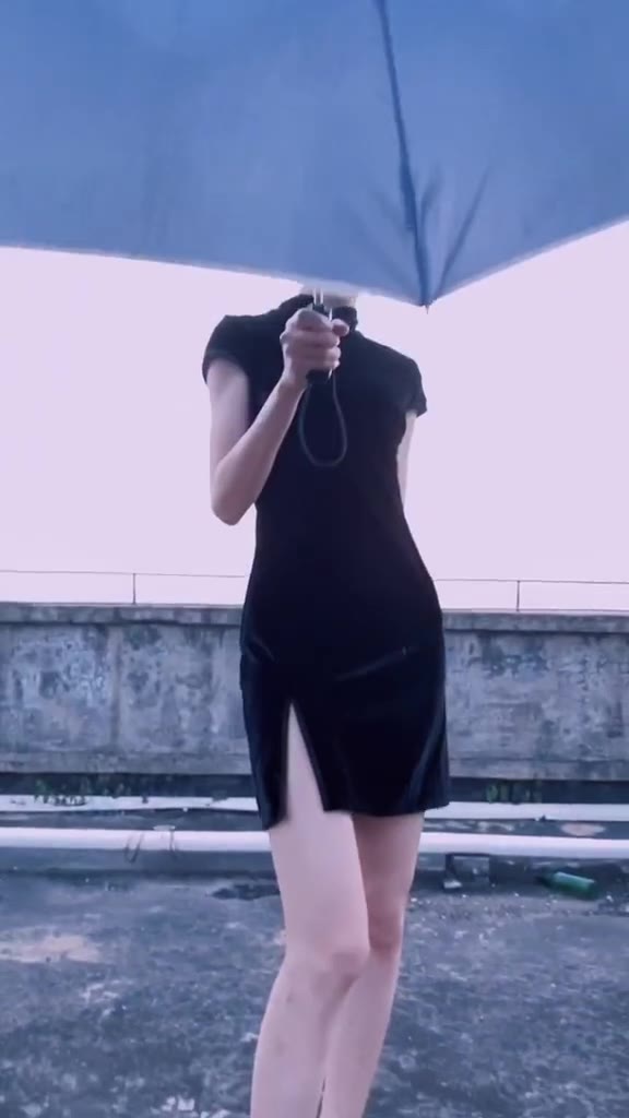#正装#你们电量还剩多少？下班一起天台看日落