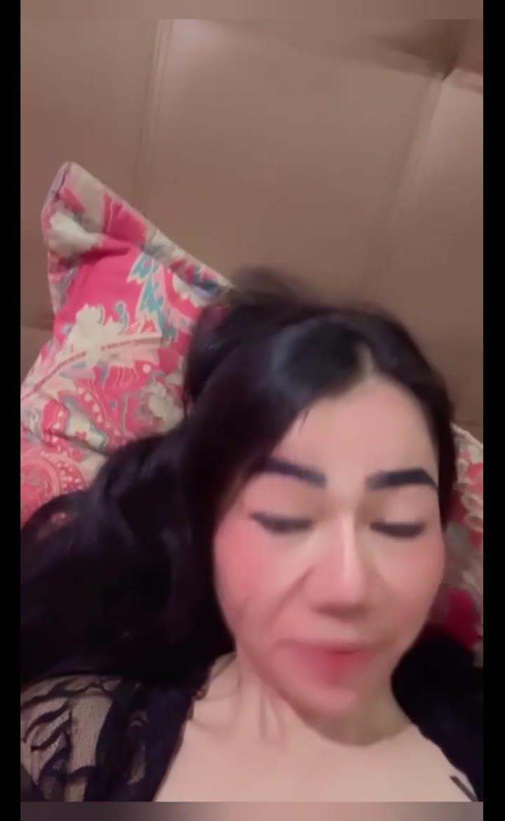 Kumpulan video PUTRI IRAWAN