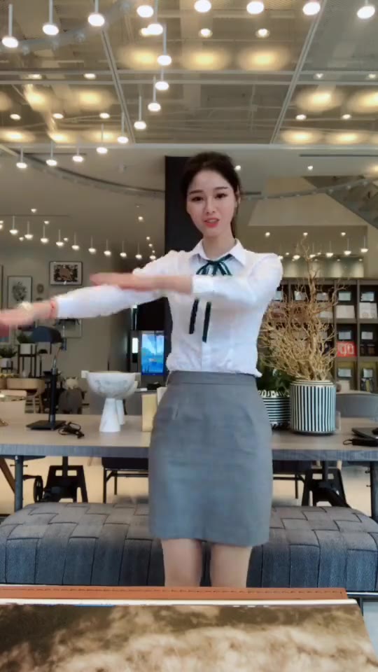 #正装#唯有抖音使我快乐！@抖音小助手