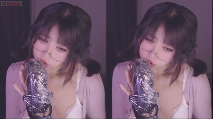 #左颜玉 双马尾白色上衣