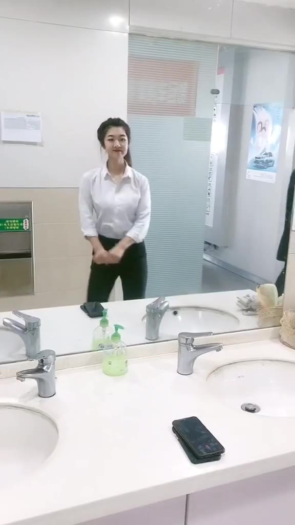 #正装#“陪我熬过低谷期的人，是我最辜负不起的人