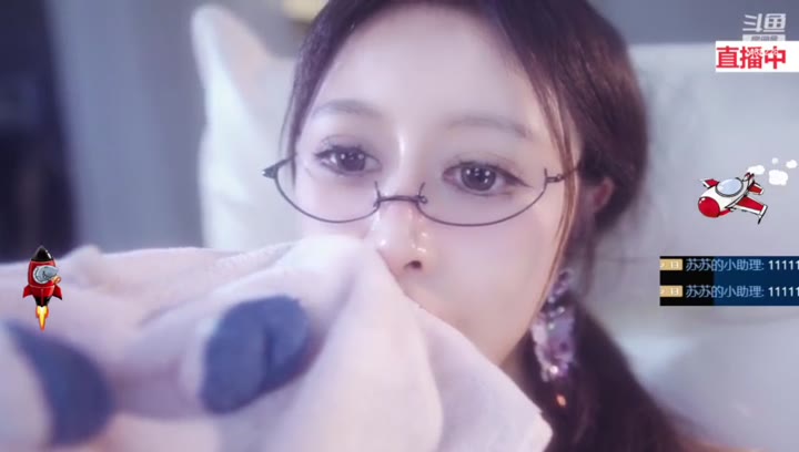 #隔壁的苏苏 #眼镜娘 #御姐 #白嫩