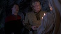 Star Trek - Voyager S06E21 - Live Fast And Prosper.mp4