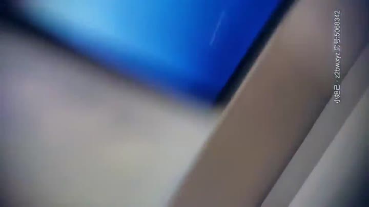 【探花精选】高颜值绿色长裙御姐，掰穴舔逼近距离拍摄站立侧入后入大力猛操