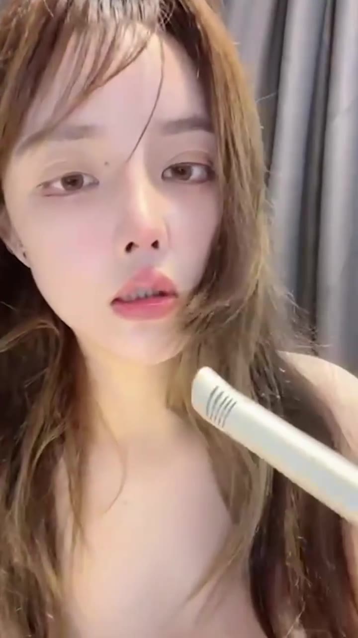 #ASMR    #温舒蕾    帮弟弟打出来