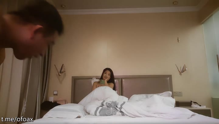 【小婊探花】泡良达人，33岁良家少妇，长发飘飘风情万种，美乳侧插，欲仙欲死陶醉性爱，高潮不断