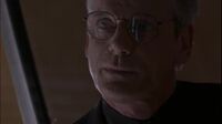 La Femme Nikita S02E20 - In Between.mp4