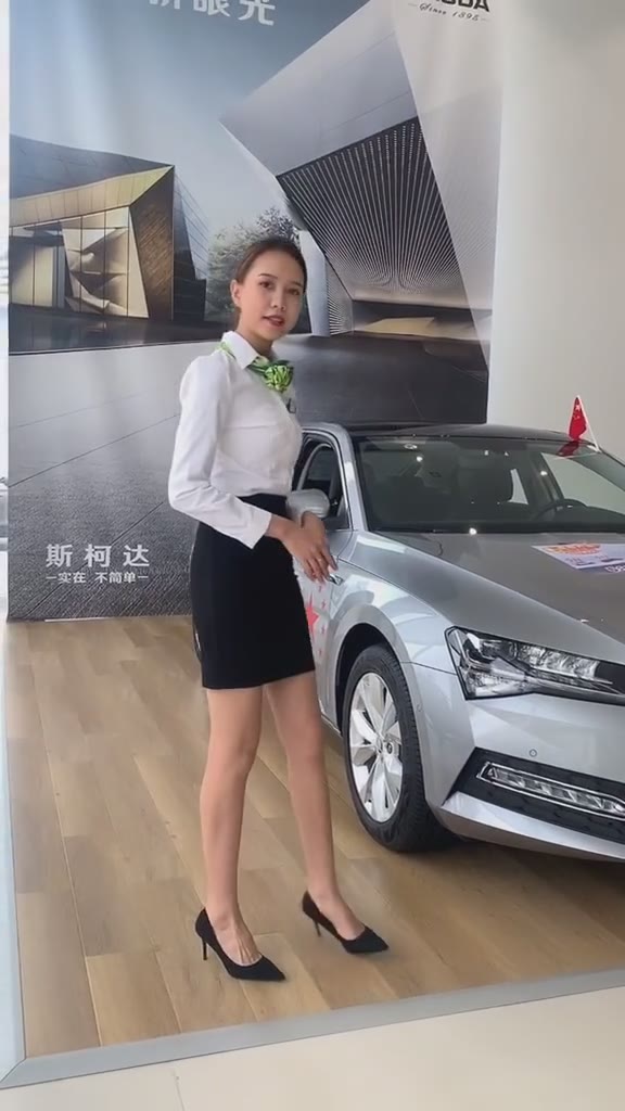 #正装#销售经理出来接待客户，竟然遇到这两位有趣