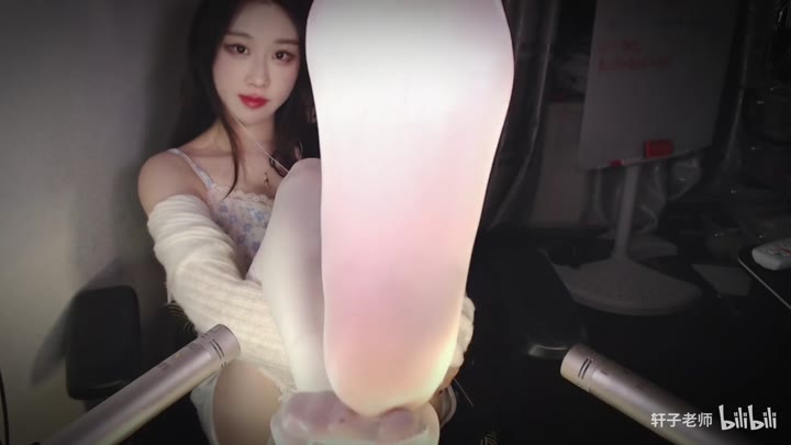 #轩子 白丝磨腿 敲击