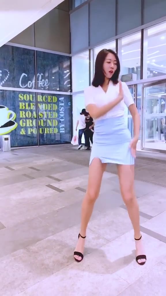 #正装#来@出那个你喜欢的人！~