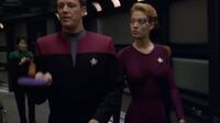 Star Trek Voyager S05E24 - Relativity.mp4