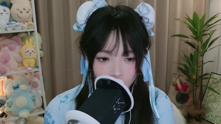 #ASMR    #辣不辣Hyo    包裹耳朵的深入甜儿